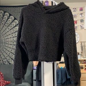 Cropped black fuzzy hoodie